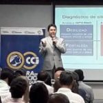 Conferencista en marketing digital y reputación online Fernando Basto dicta con éxito su conferencia en la Cámara de Comercio Ibagué.